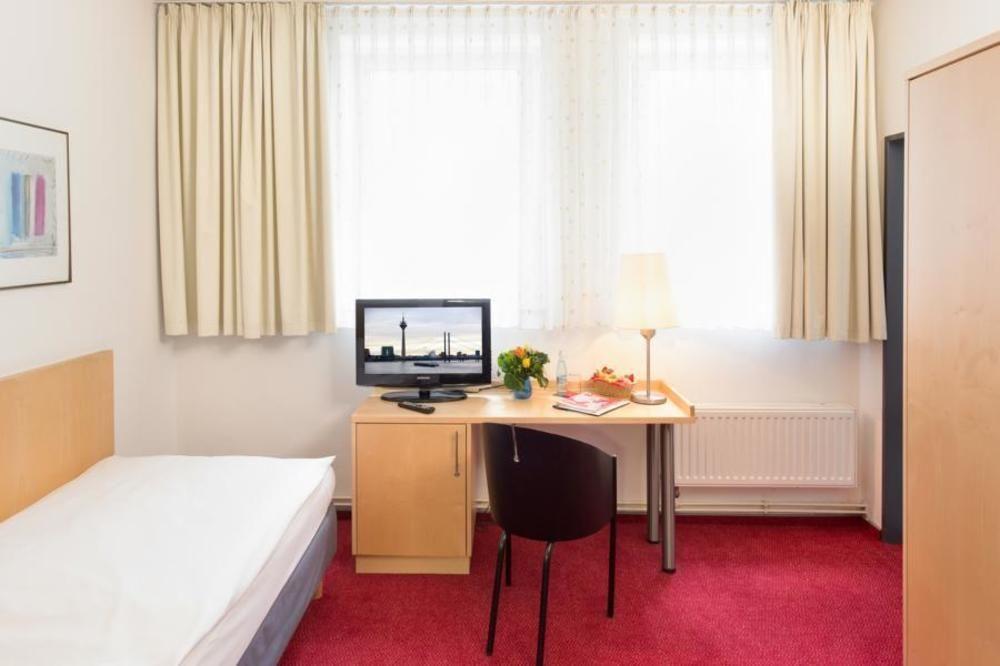 Cvjm Duesseldorf Hotel & Tagung Exteriör bild